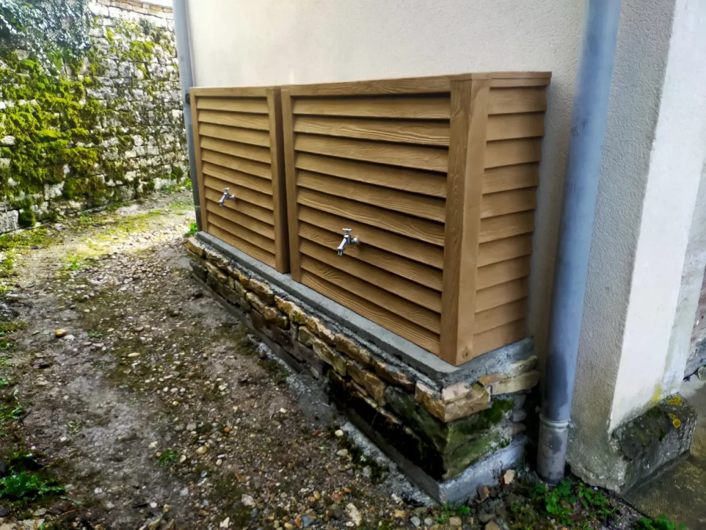 récupérateur d'eau de pluie aérien dans le doubs